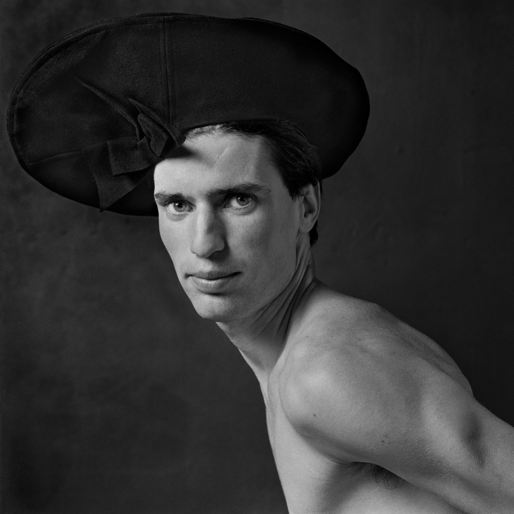 希少　Violence and Passion　Erwin Olaf　写真集 Erwin Olaf: Violence And Passion; Royal blood. Fashion